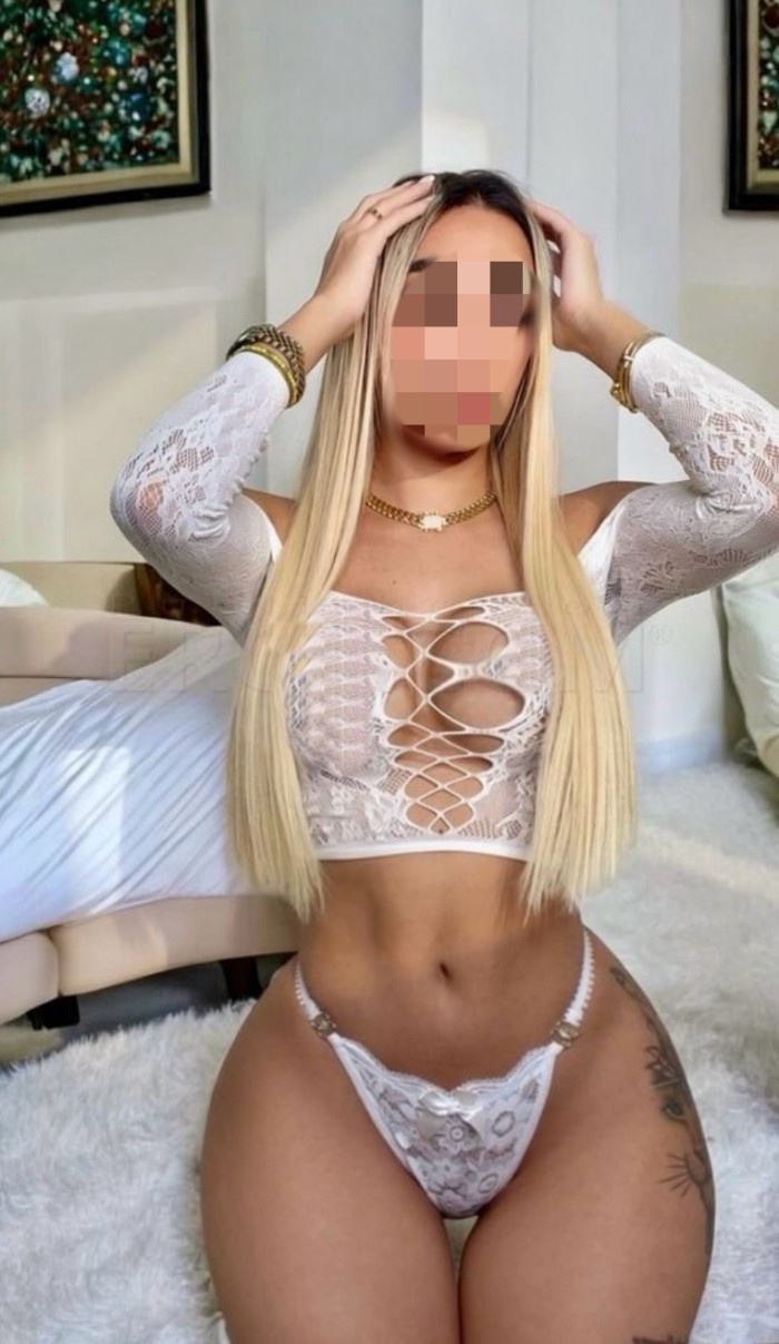 611231703 | ANA | Chica