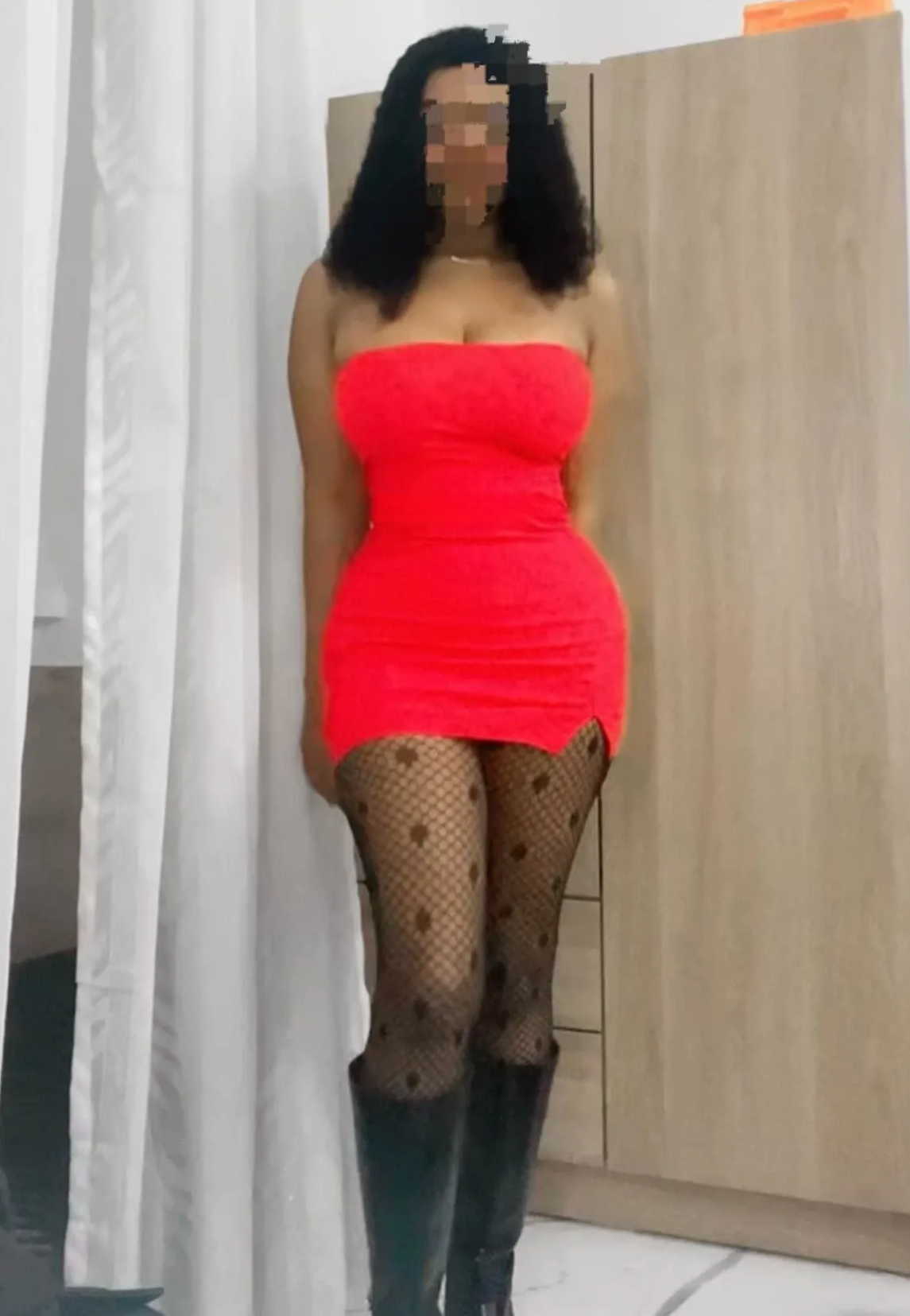647641683 | Marcela | Chica