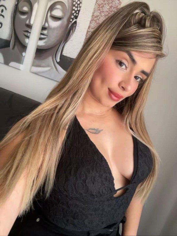 602165210 | KATA | Chica