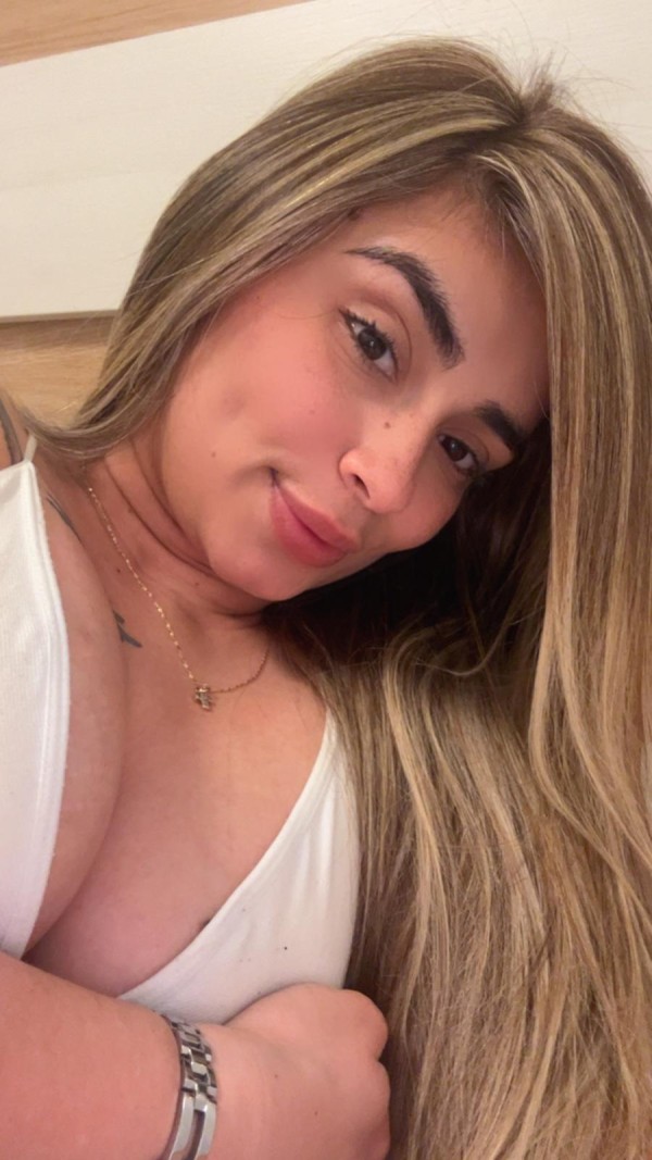 602165210 | KATA | Chica