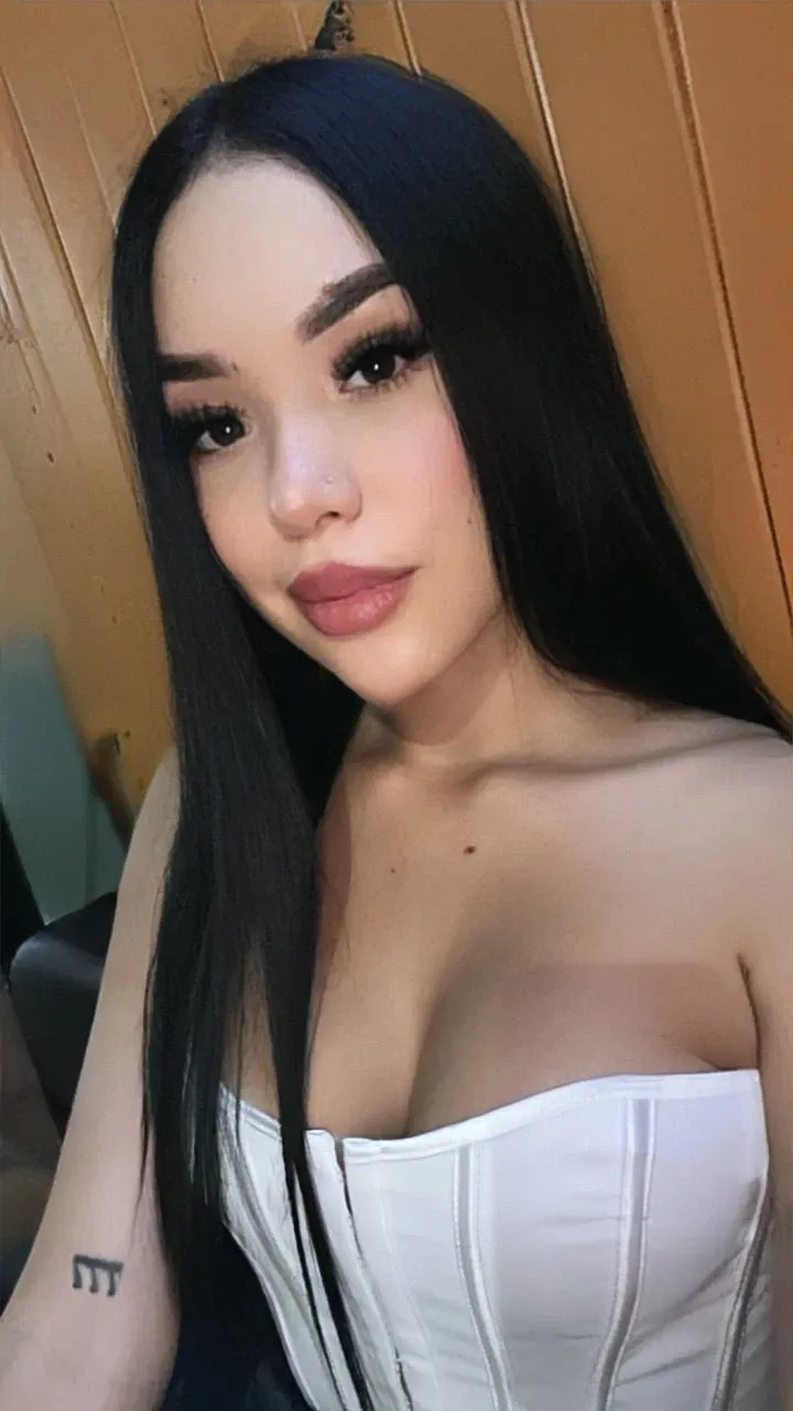 672120940 | KAYLY | Chica