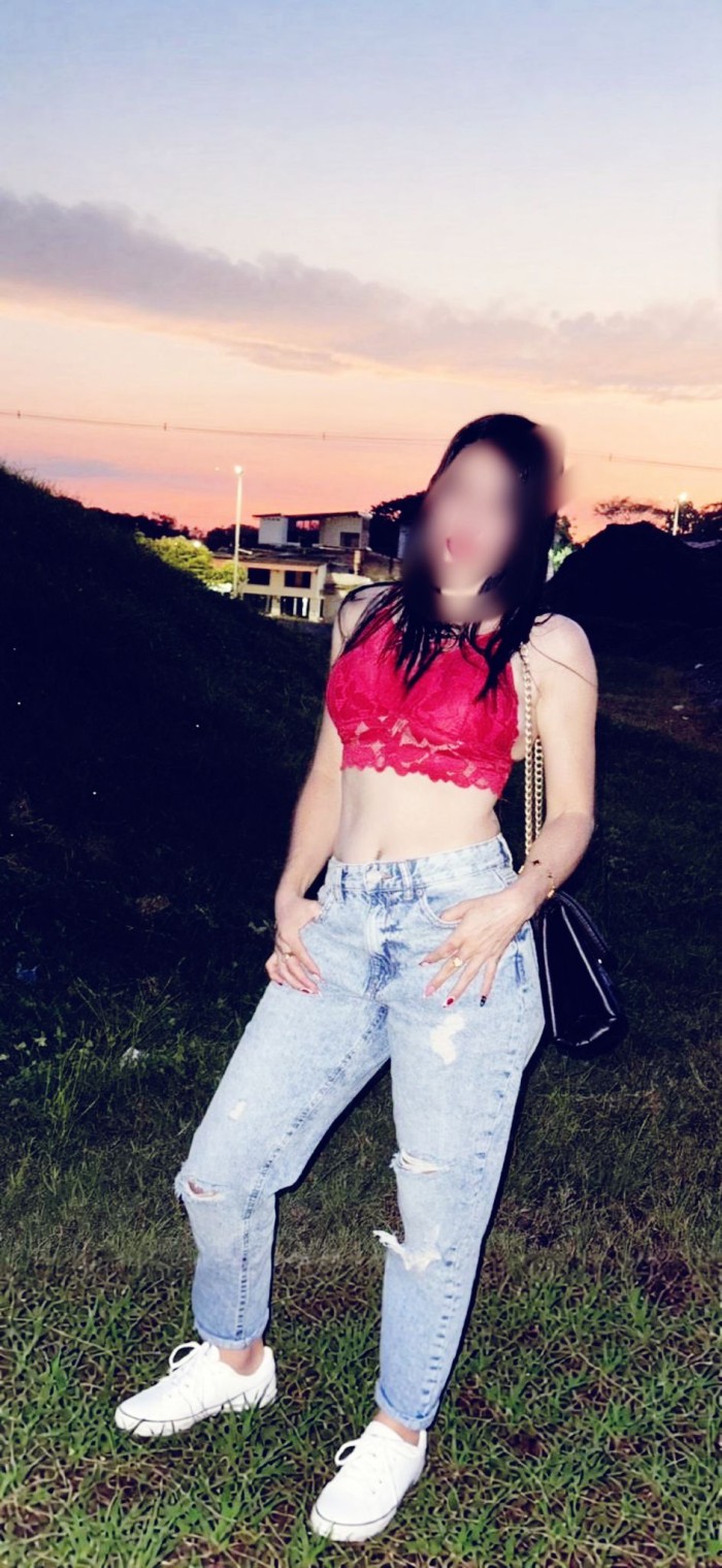 743074061 | MIA | Chica