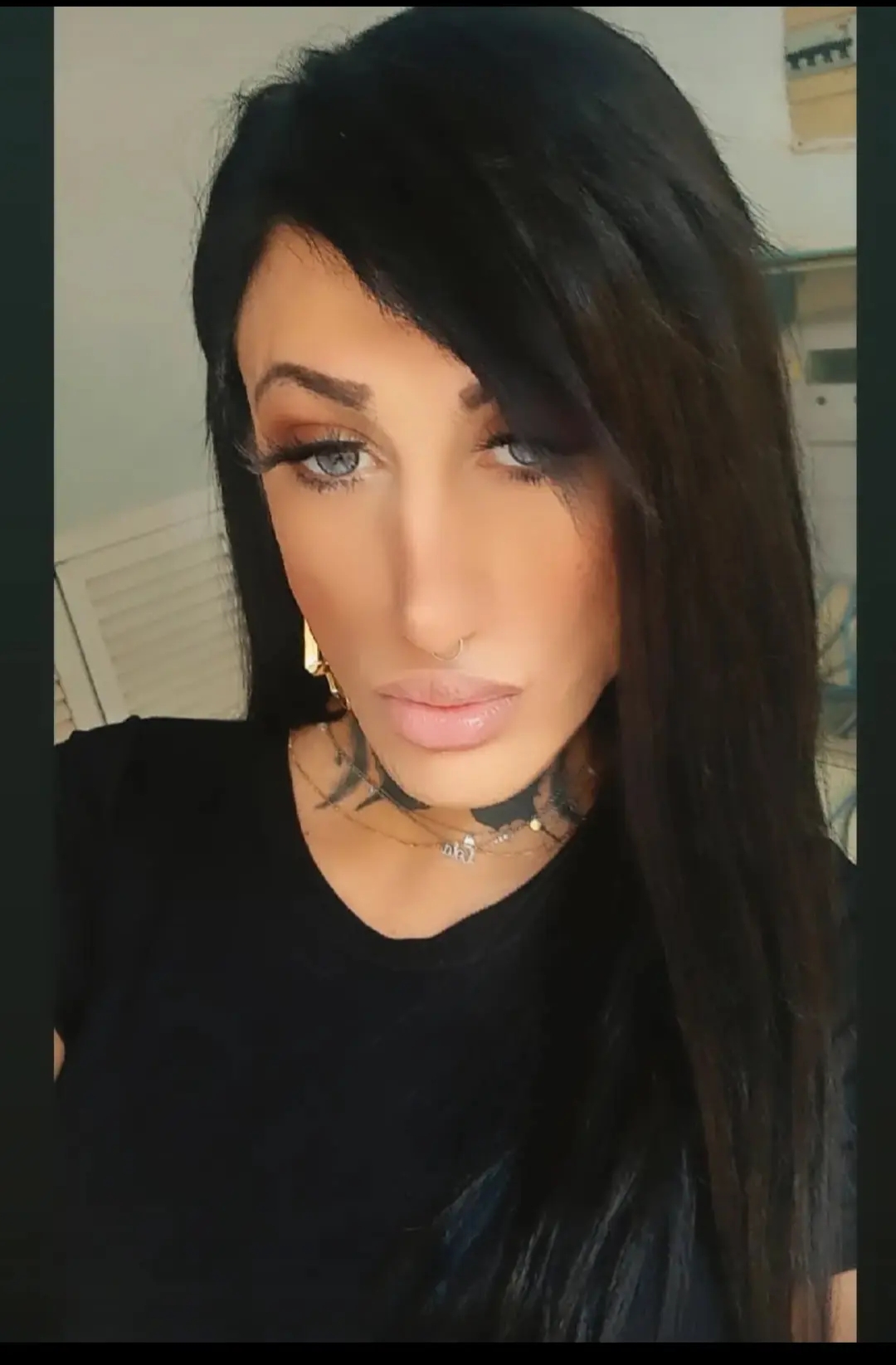 614279980 | ADRIANA | Transexual
