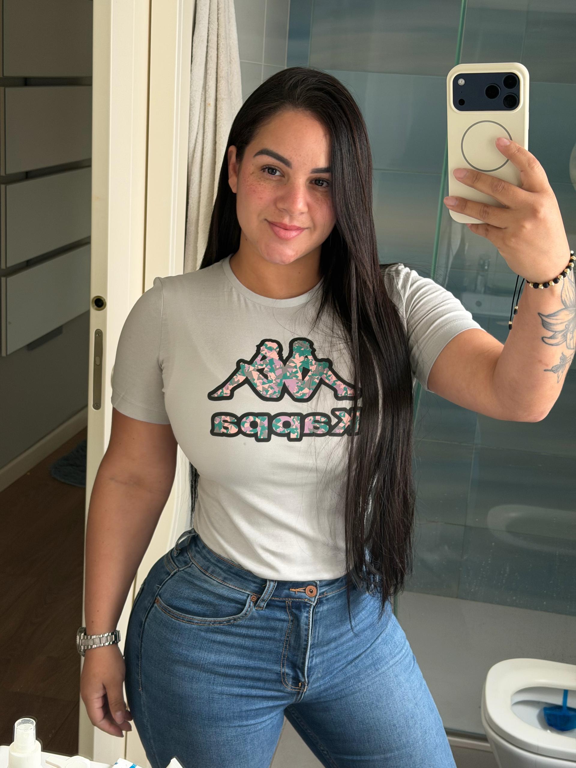 627558028 | DAYANA | Chica