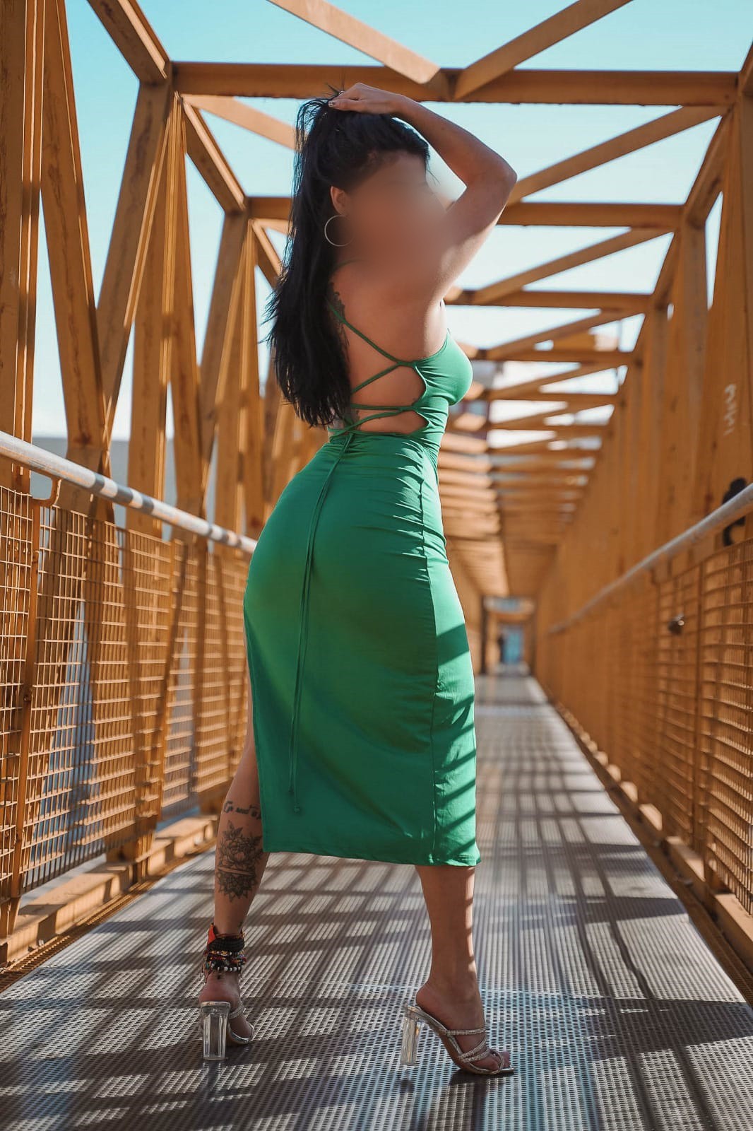 652266188 | MAYA | Chica
