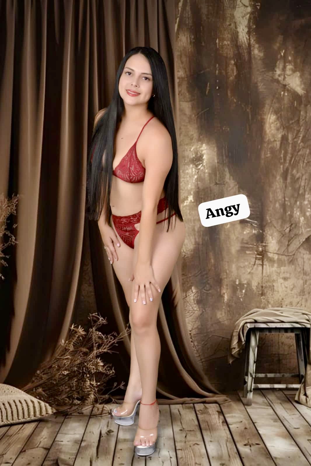 722702136 | DANIELA | Chica