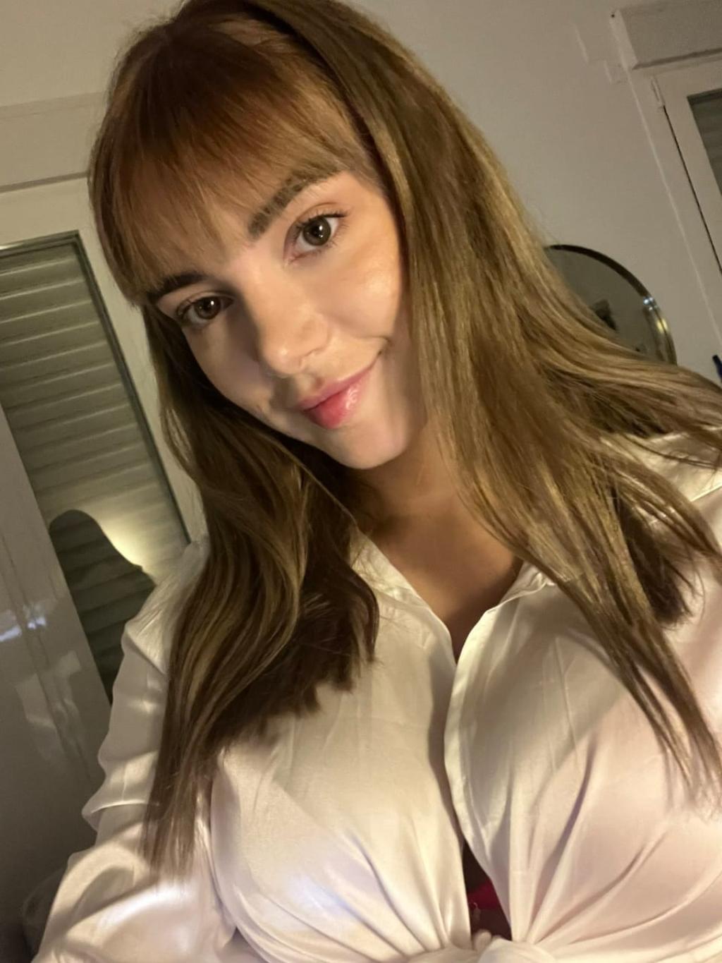 613607371 | ESTHER | Chica
