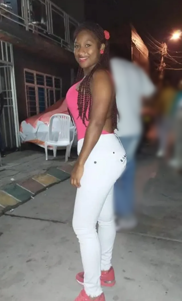617975924 | MICHELLE | Chica