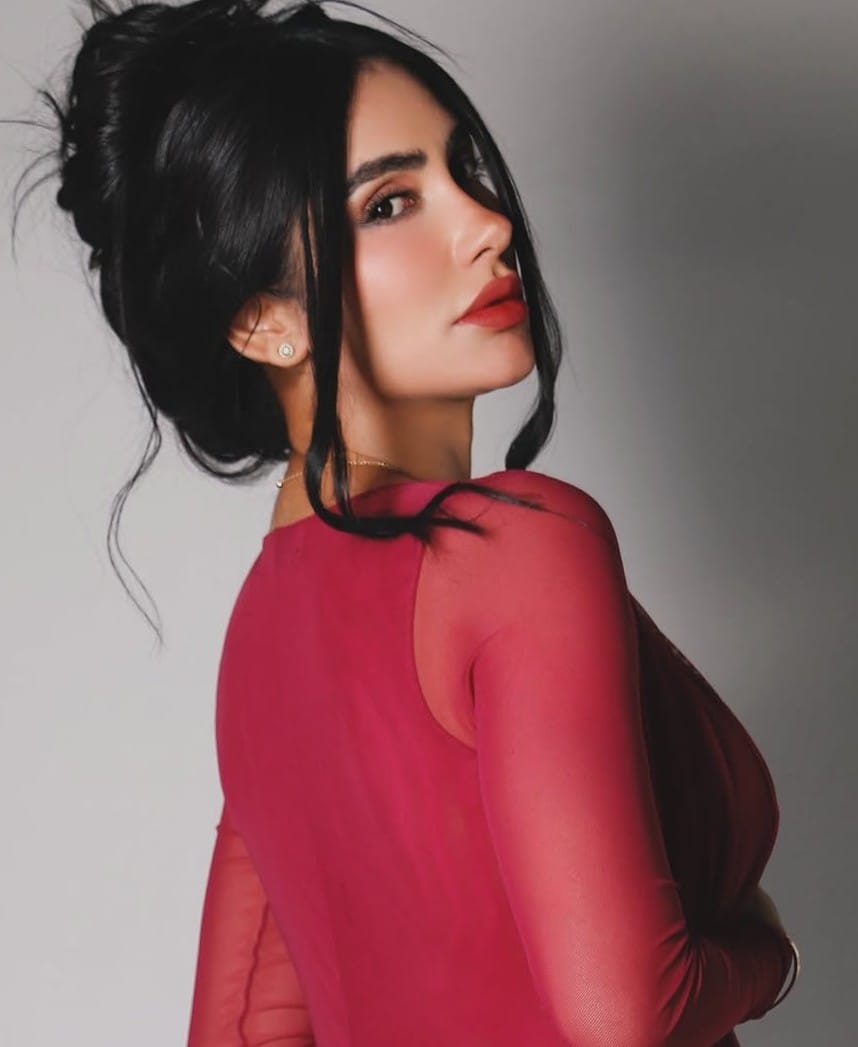 611354450 | ISABELLA | Chica