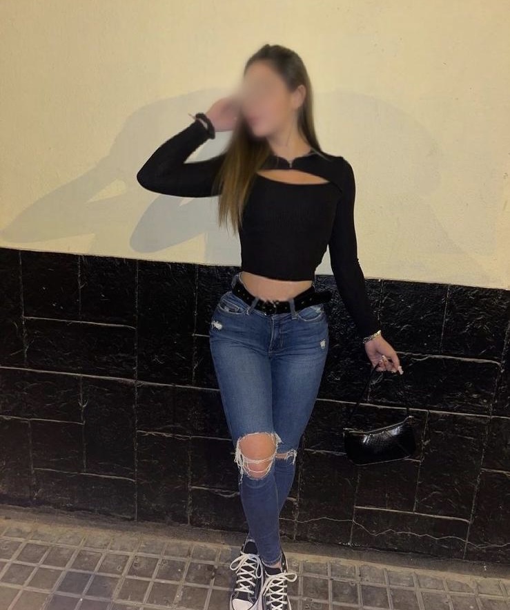 642558811 | LUCIA | Chica