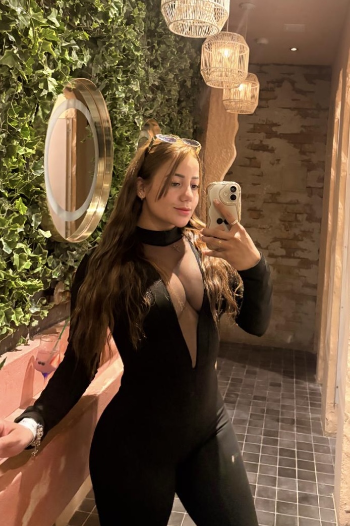 603393554 | DIVA | Chica