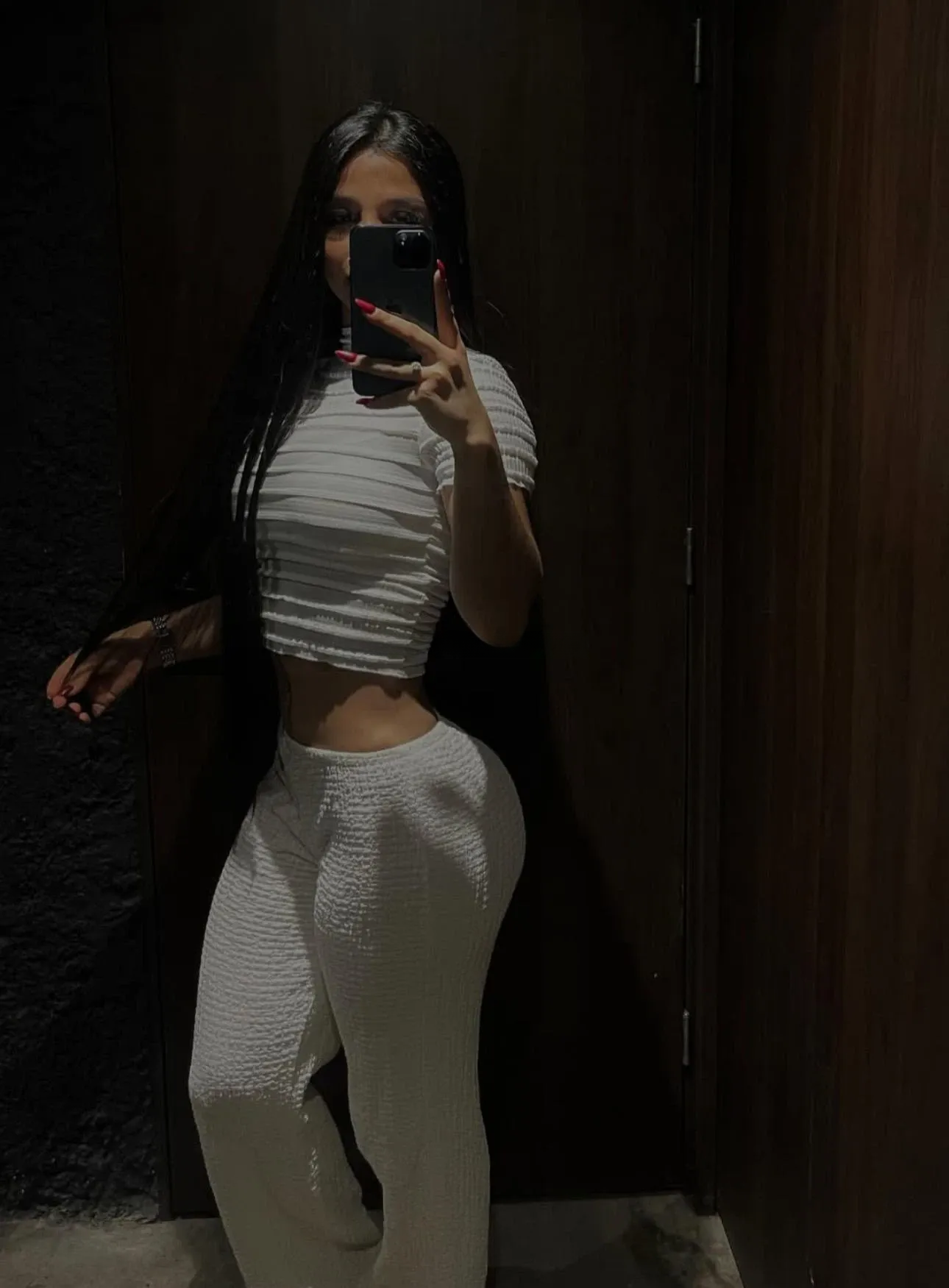691245478 | EILEEN | Escort