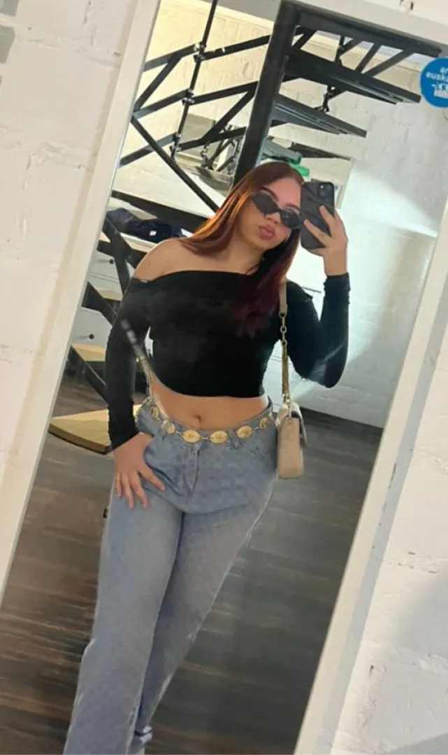 631758503 | Jade | Chica
