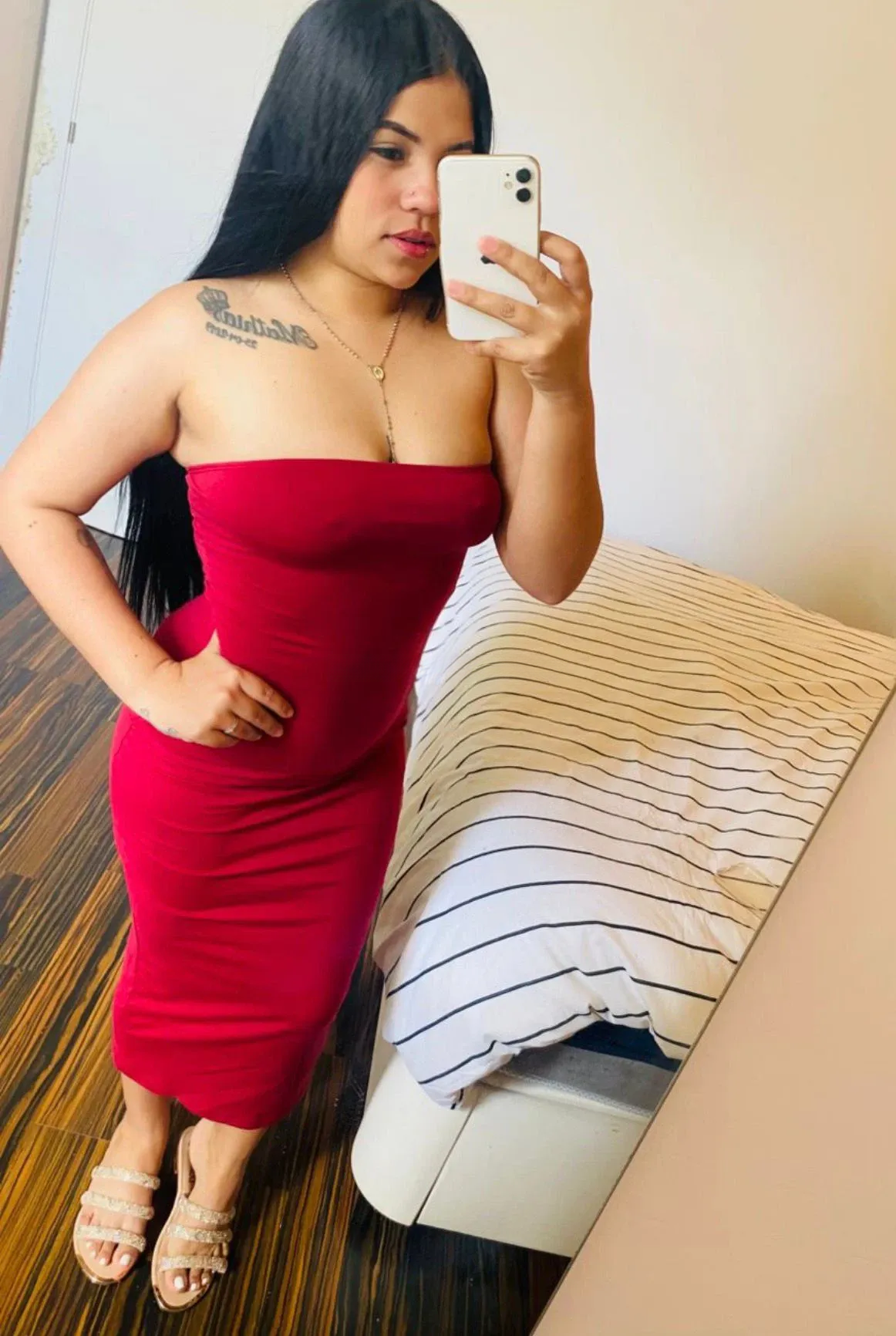 637221885 | Daniela | Chica