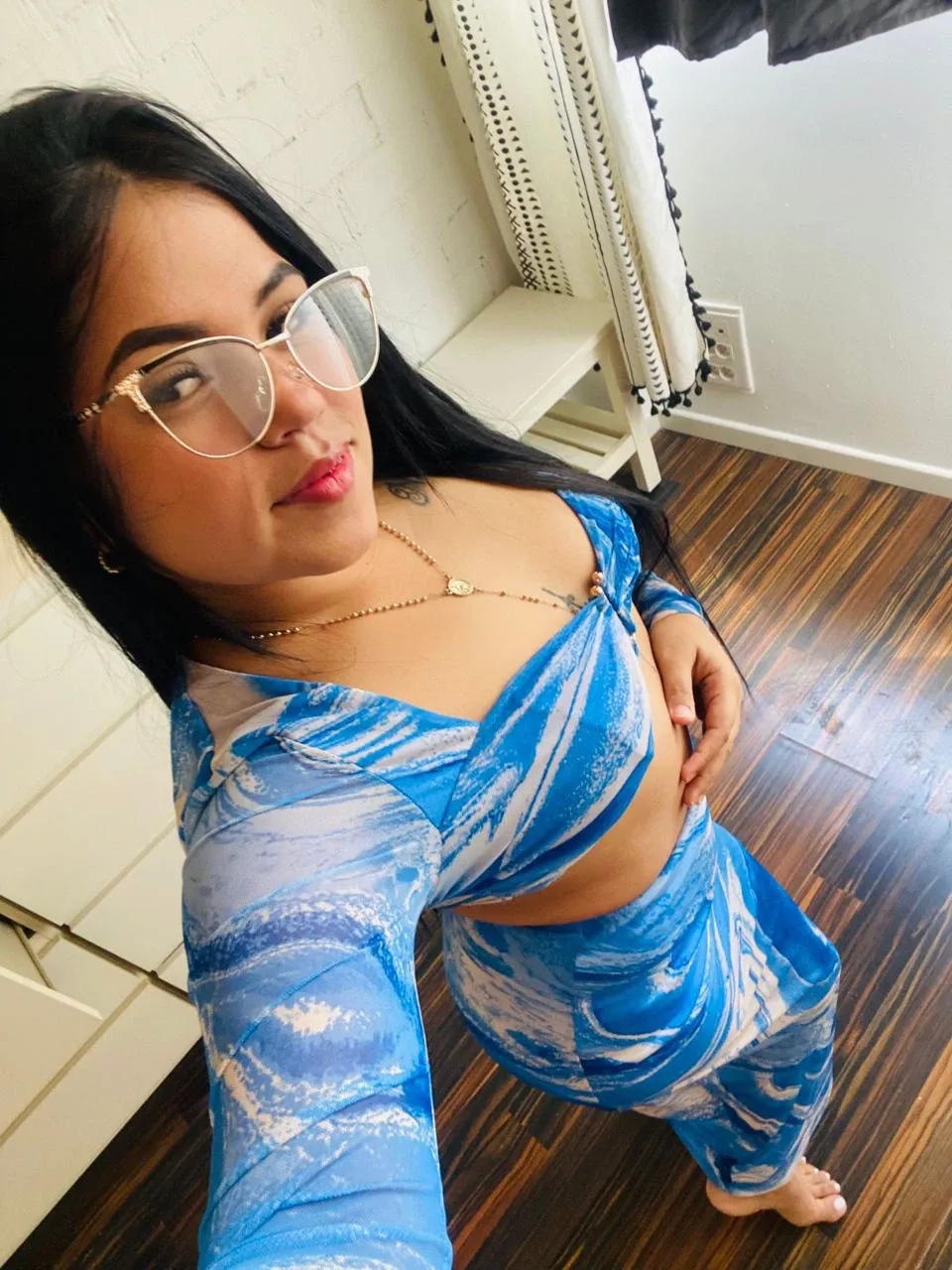 637221885 | Daniela | Chica