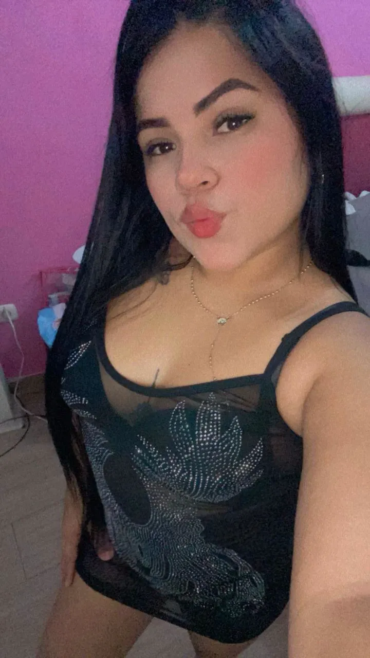 637221885 | Daniela | Chica