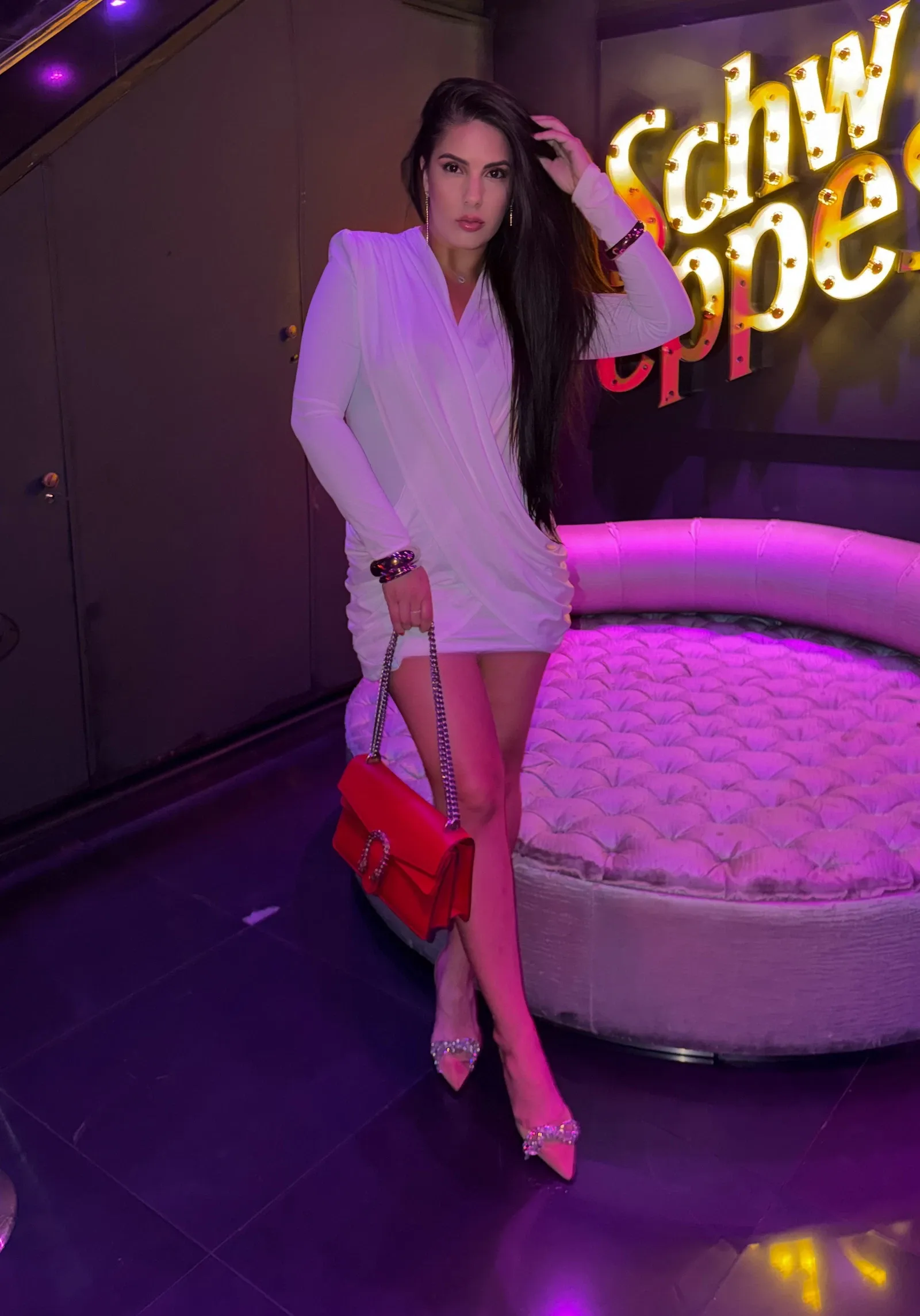 600528934 | RUBY | Puta