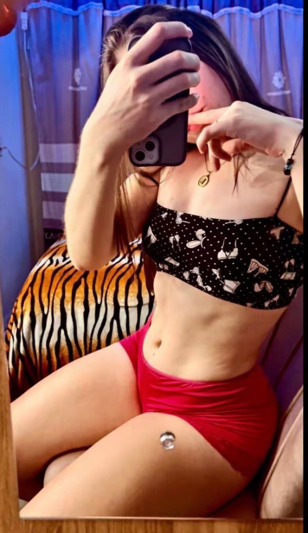 643655956 | IVY | Puta