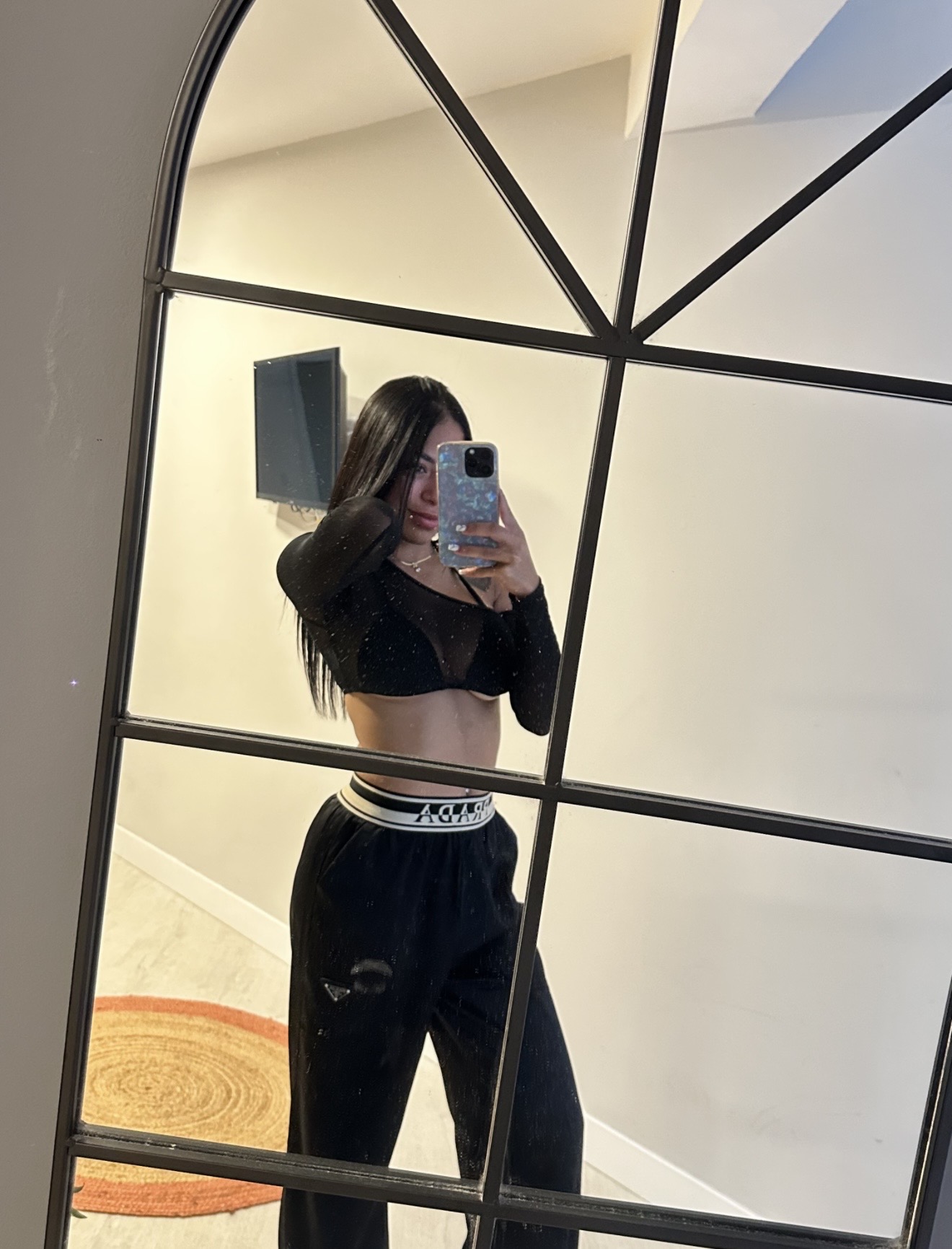 670917808 | VICKY | Puta