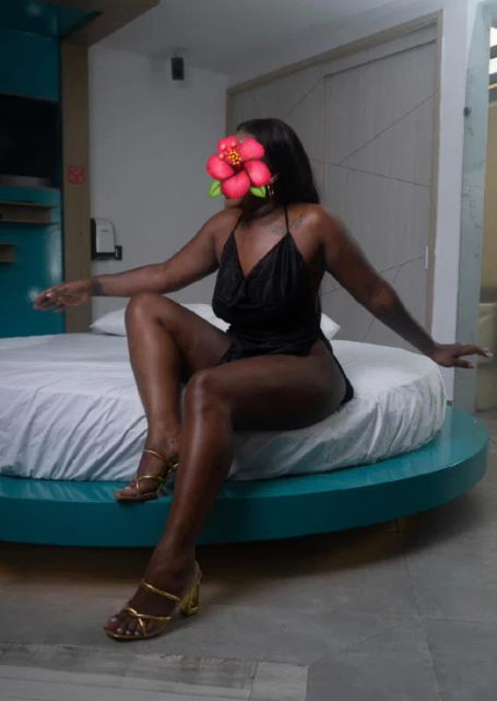 637804570 | NICOL | Escort