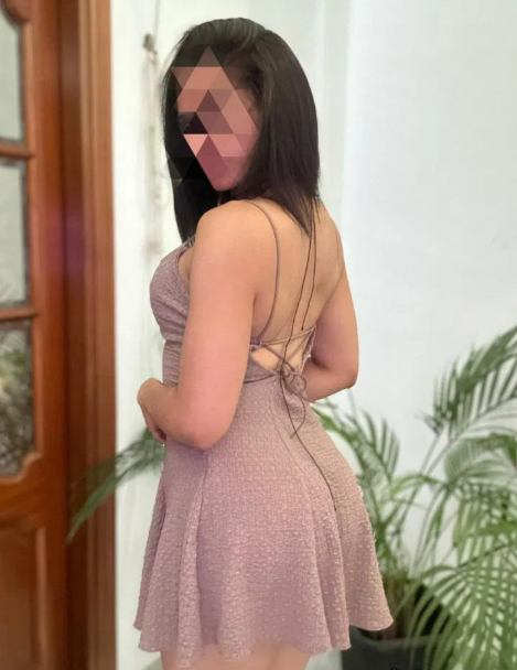 663927327 | LIZY | Puta