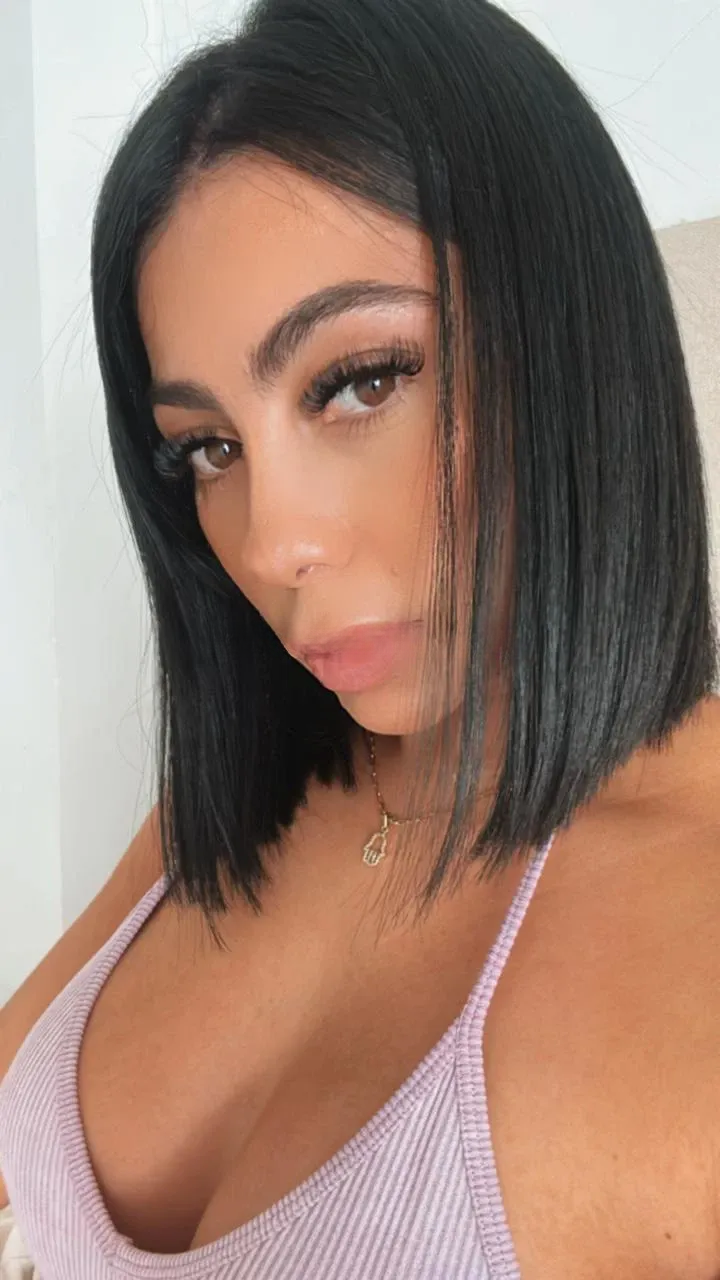 663072094 | ANGIE | Puta