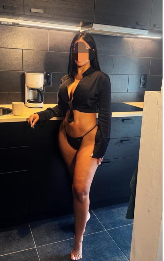 632340831 | JANET | Escort