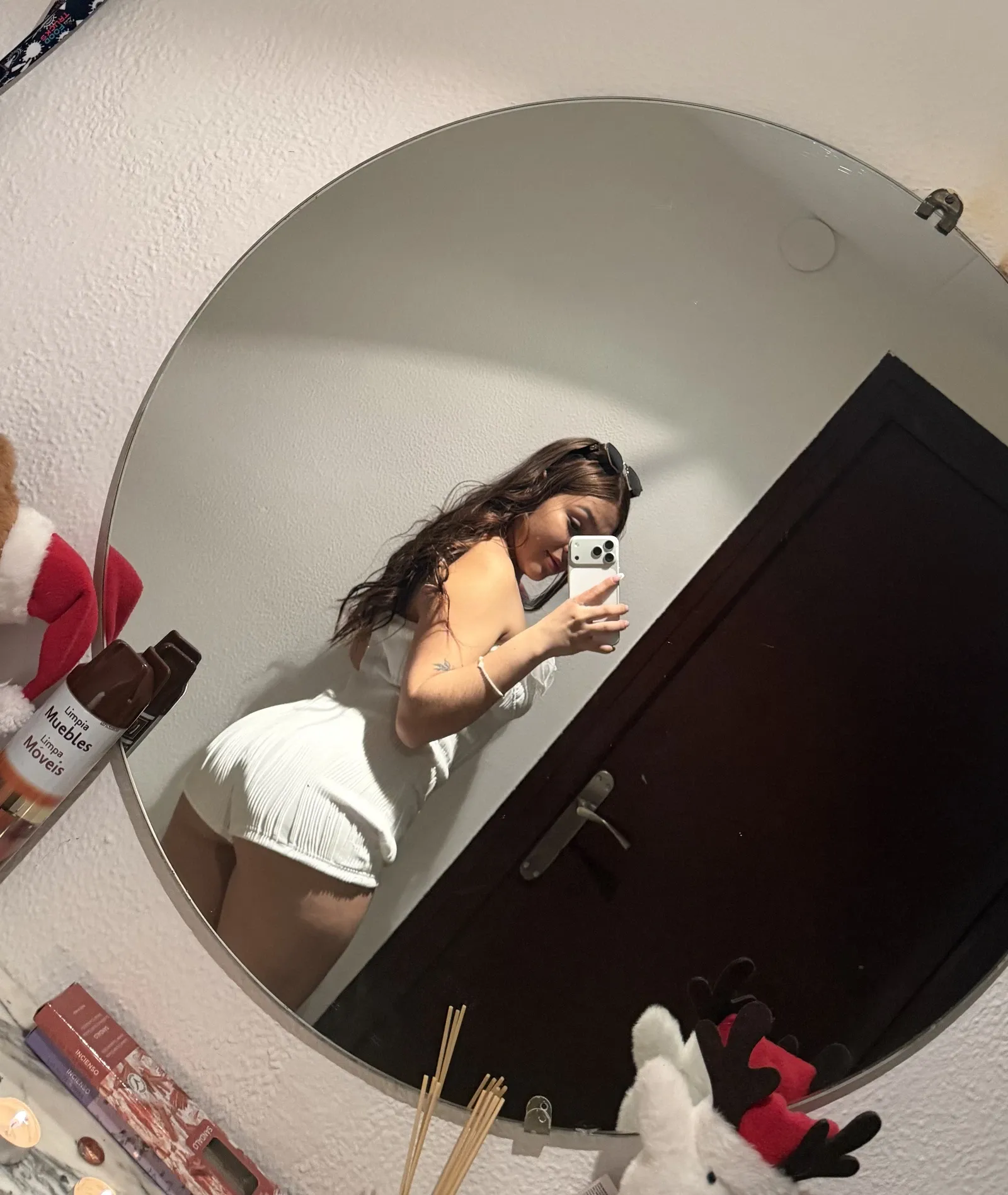613541809 | Luna | Puta