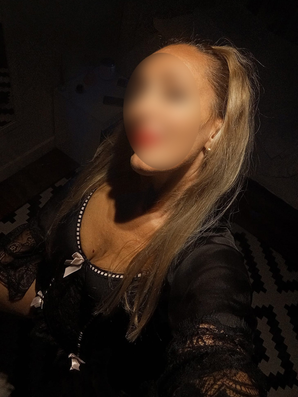 613457944 | LUCIA | Escort