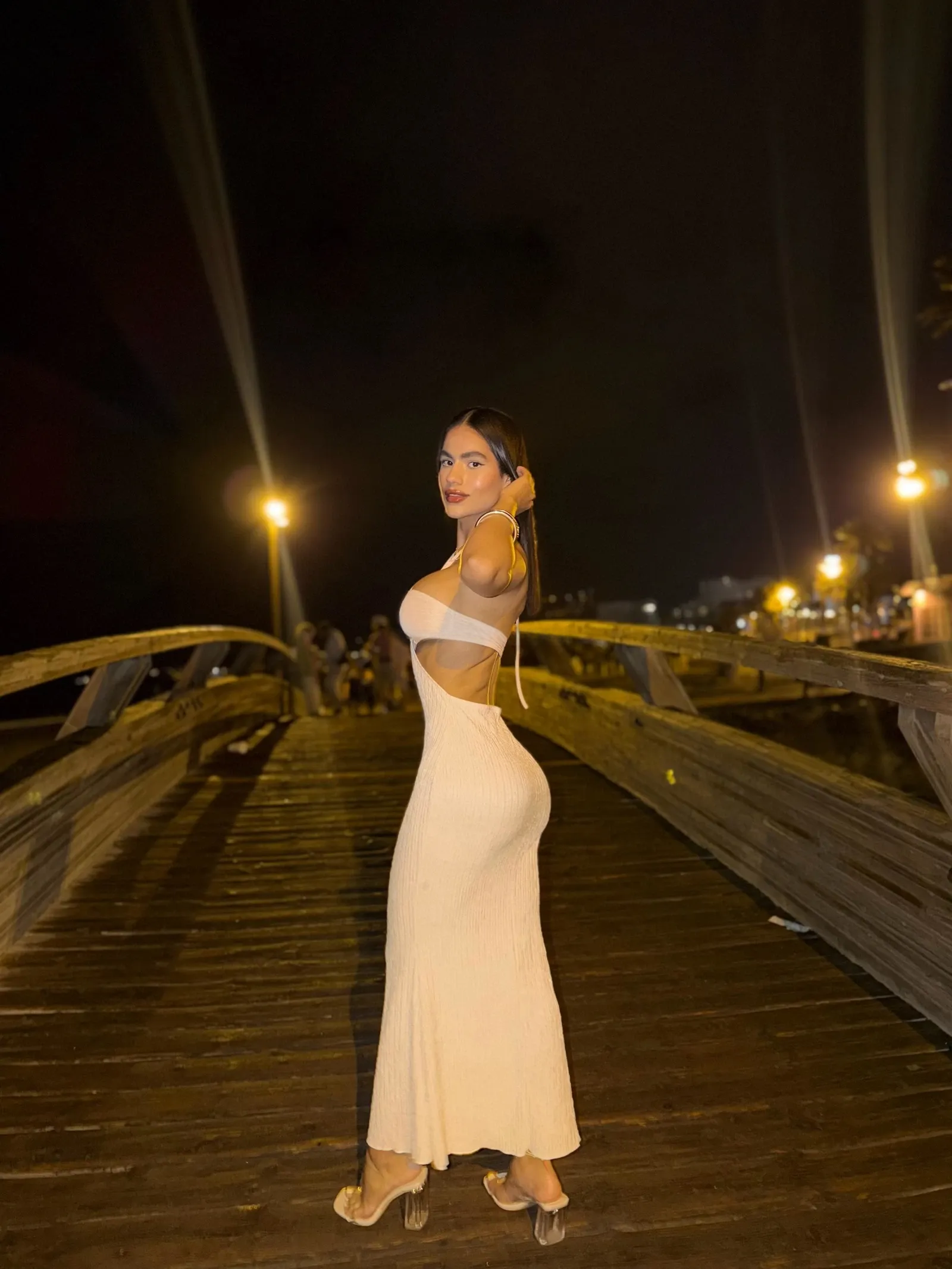 661436730 | YENI | Escort