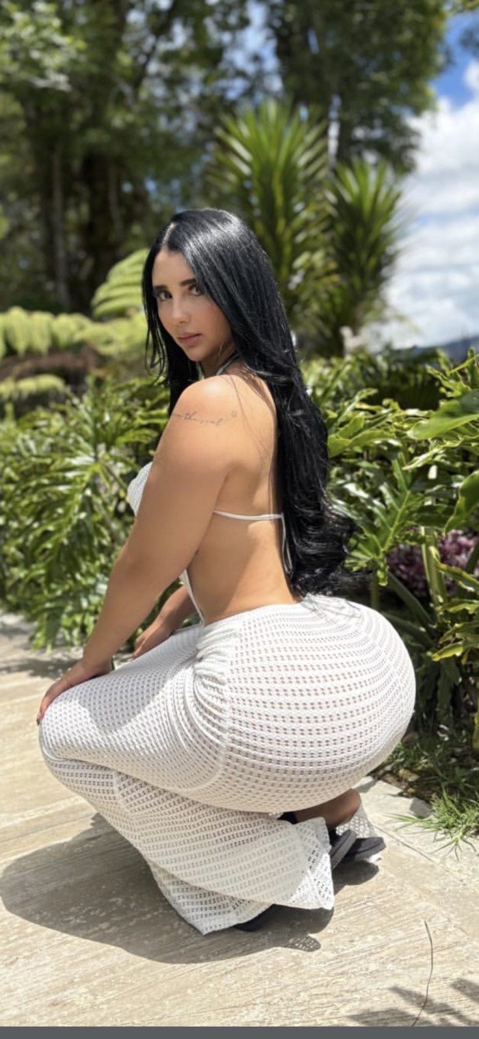 641506483 | JULI | Escort
