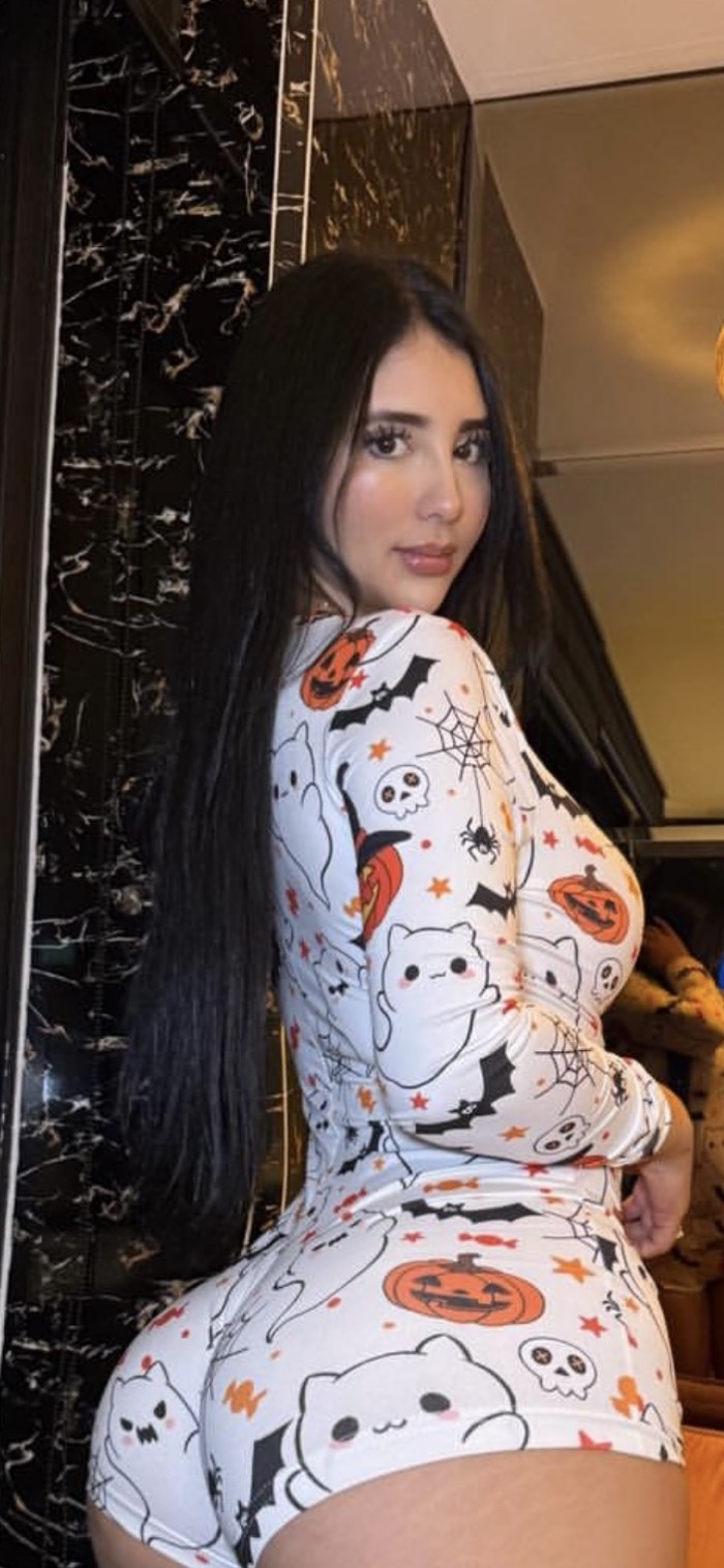 641506483 | JULI | Escort