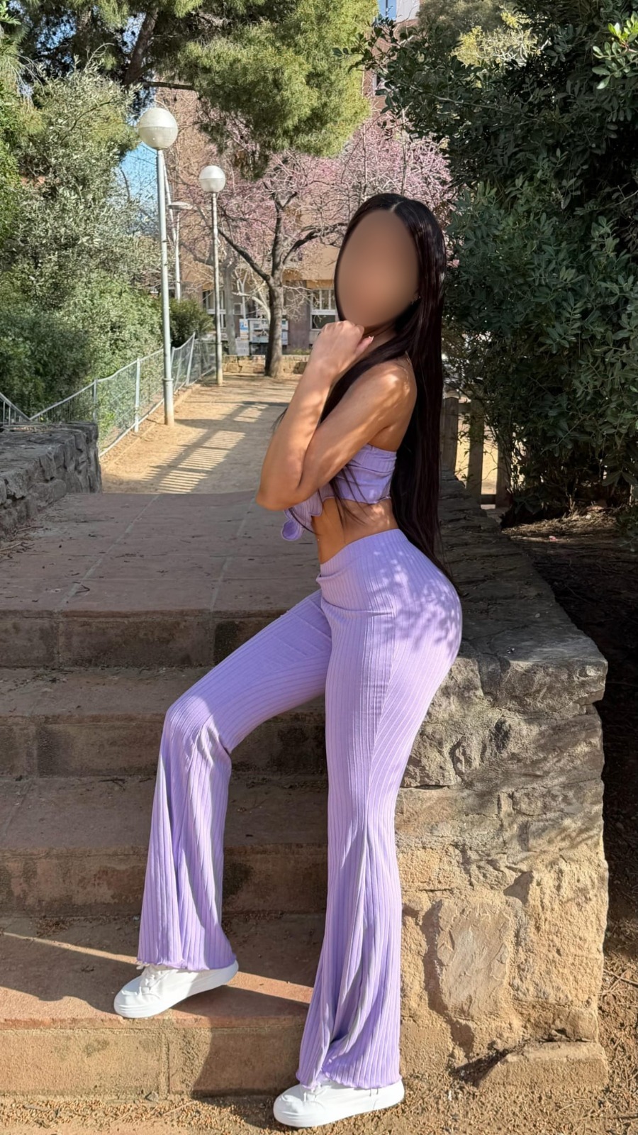 631736484 | AINOA | Escort