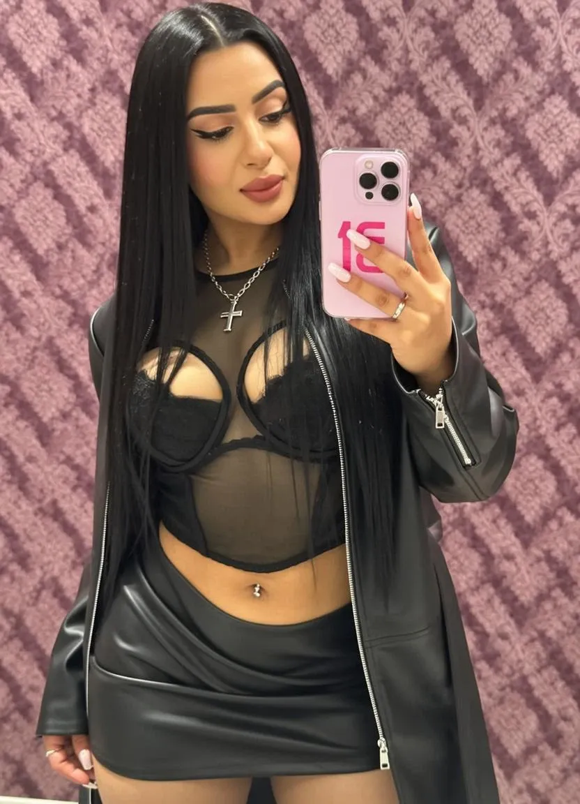 604046182 | JADE | Puta