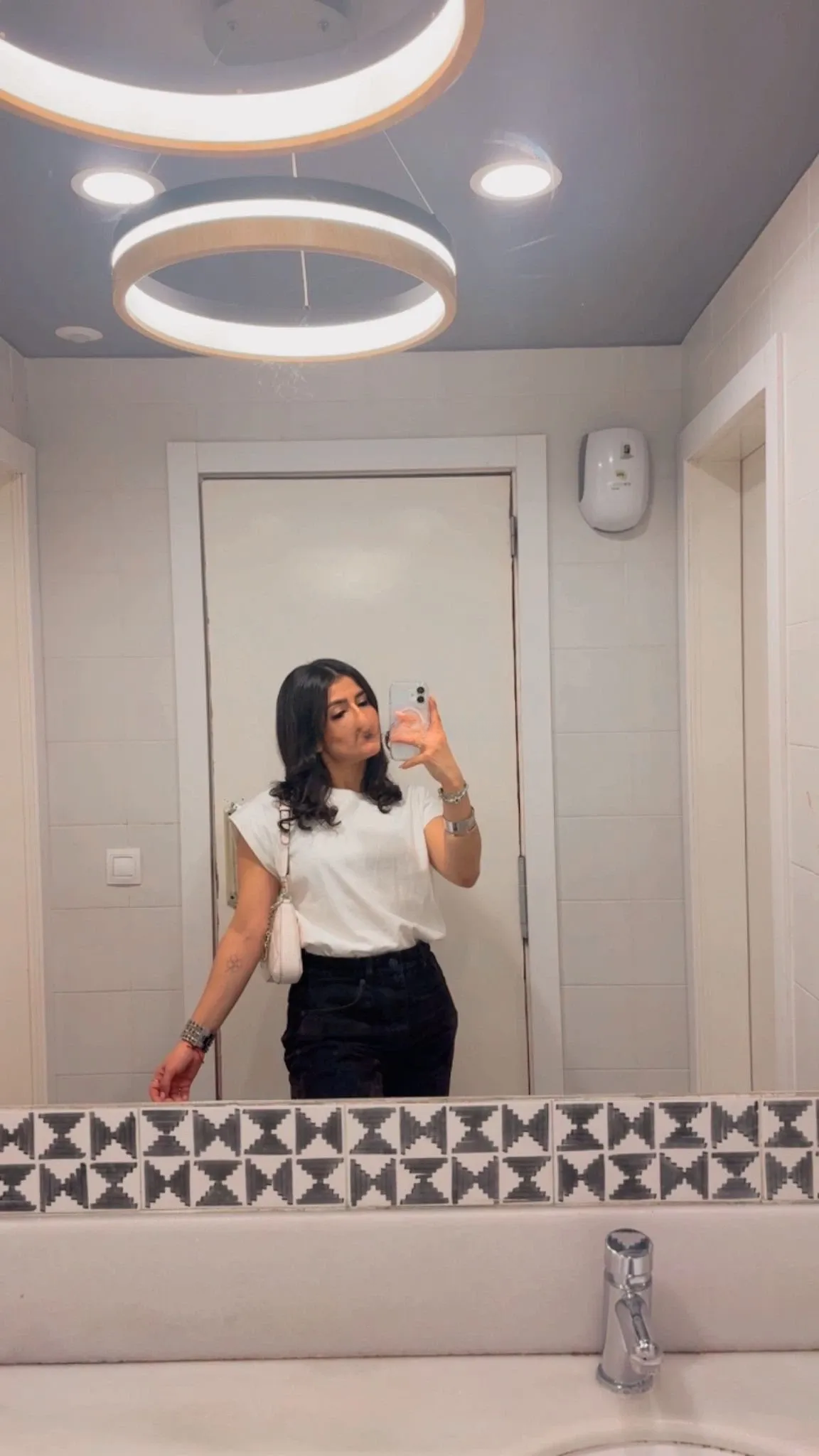 641937898 | Luna | Escort