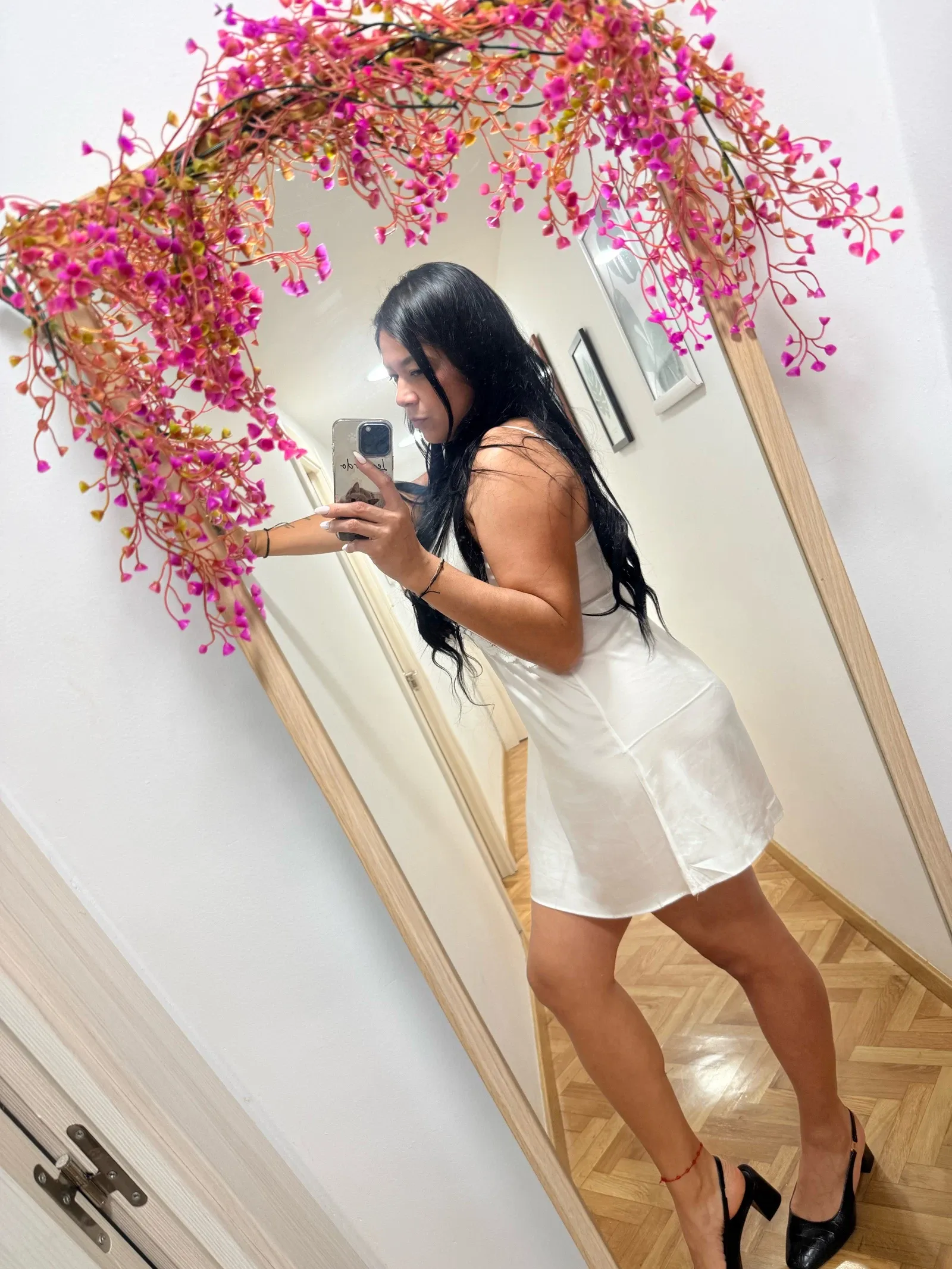 672562745 | SOFIA | Puta