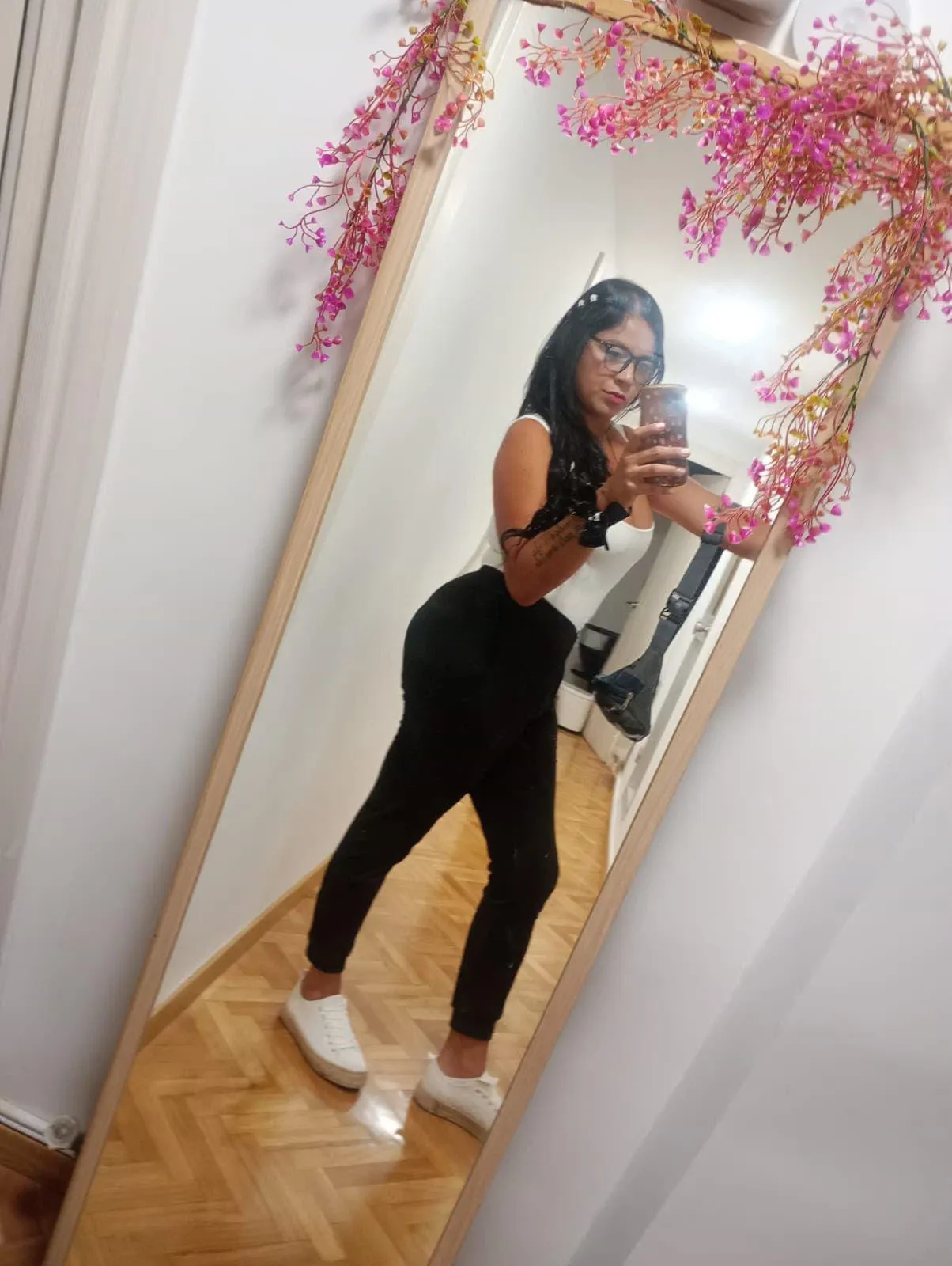 672562745 | SOFIA | Puta