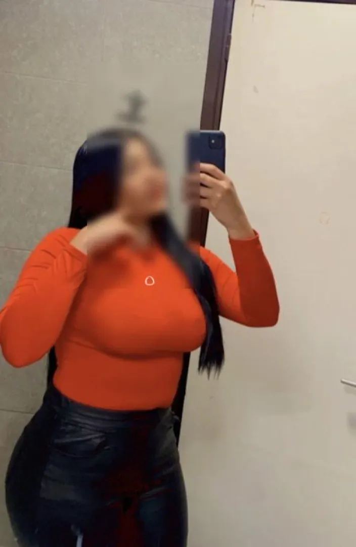 624031115 | ESTEFANNY | Puta