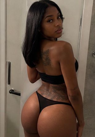 613834468 | LUCY | Puta