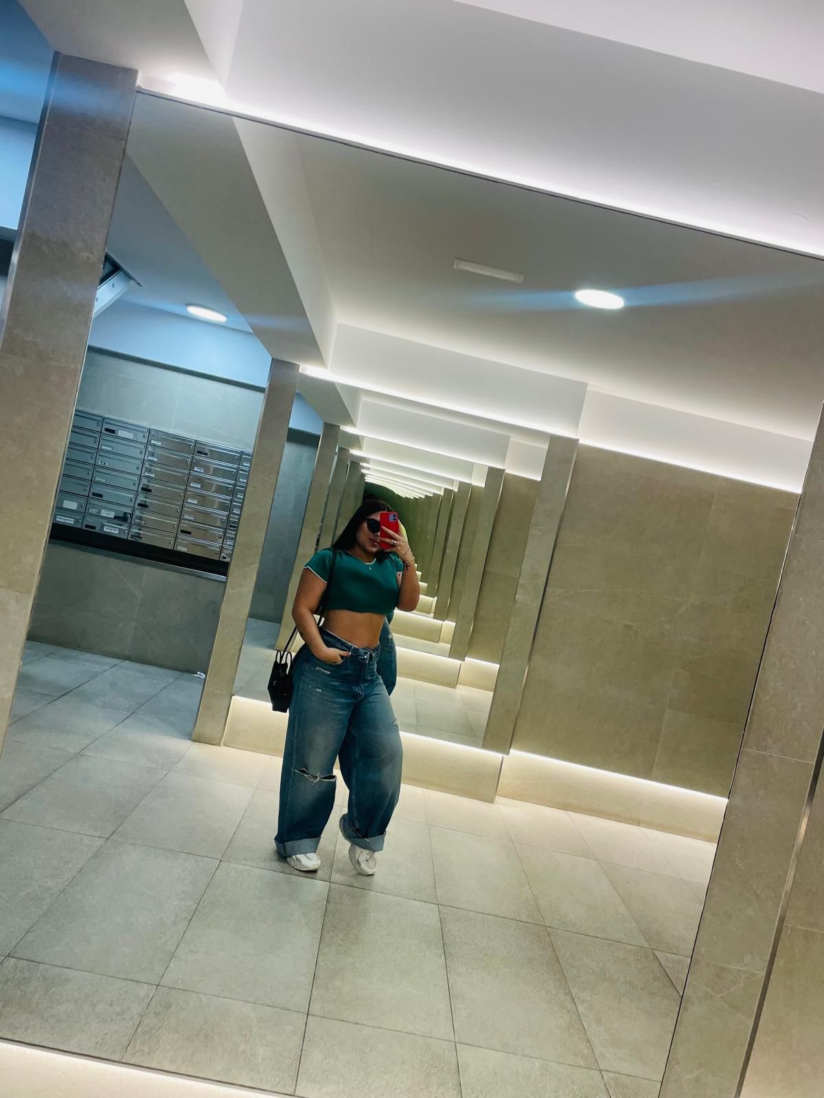 613331245 | NICOLL | Escort
