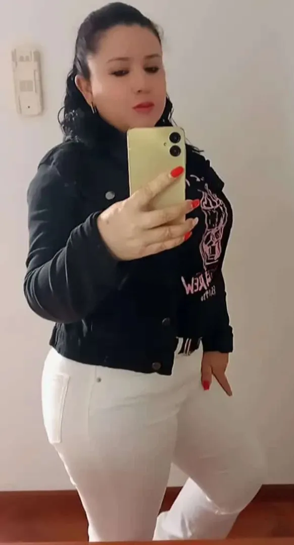 742096730 | SANDRA | Puta