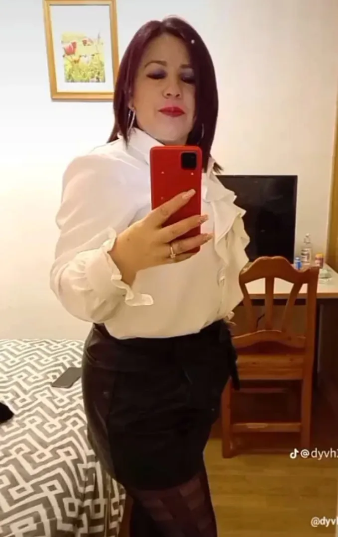 742096730 | SANDRA | Puta