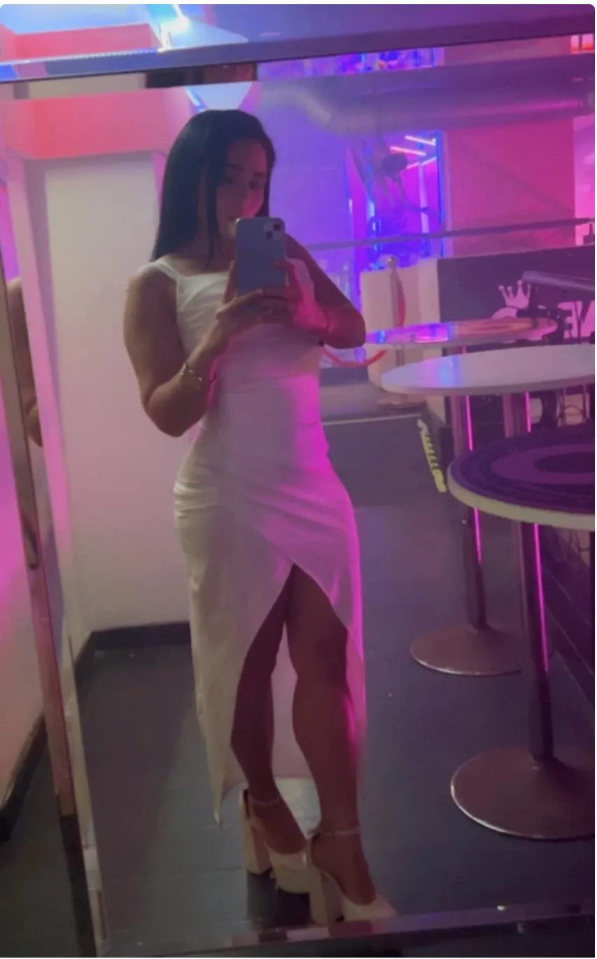 742055537 | LAURA | Escort