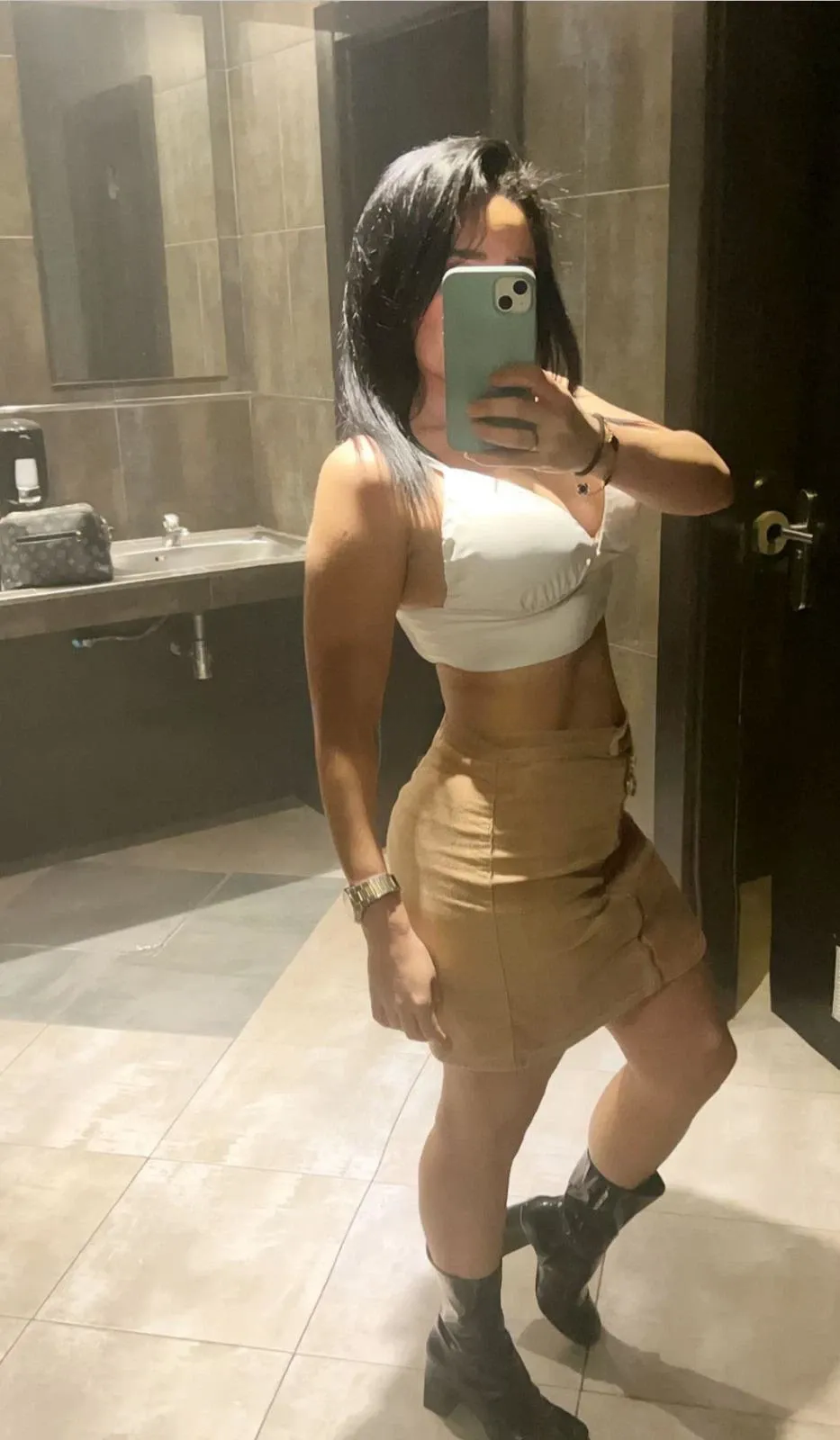 742055537 | LAURA | Escort
