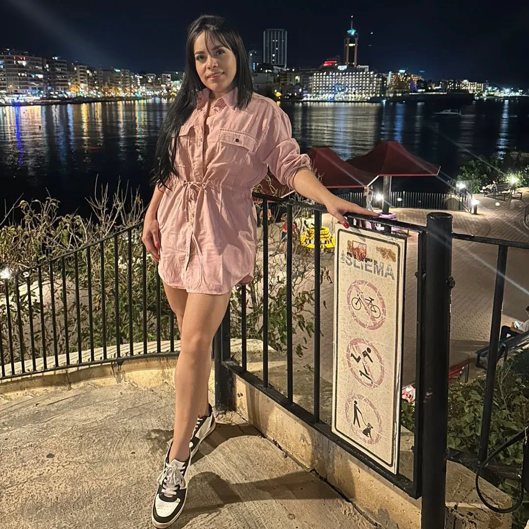 613664340 | VICTORIA | Escort