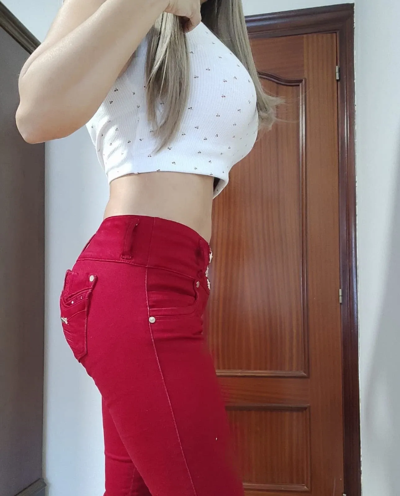 742087352 | DANIELA | Puta