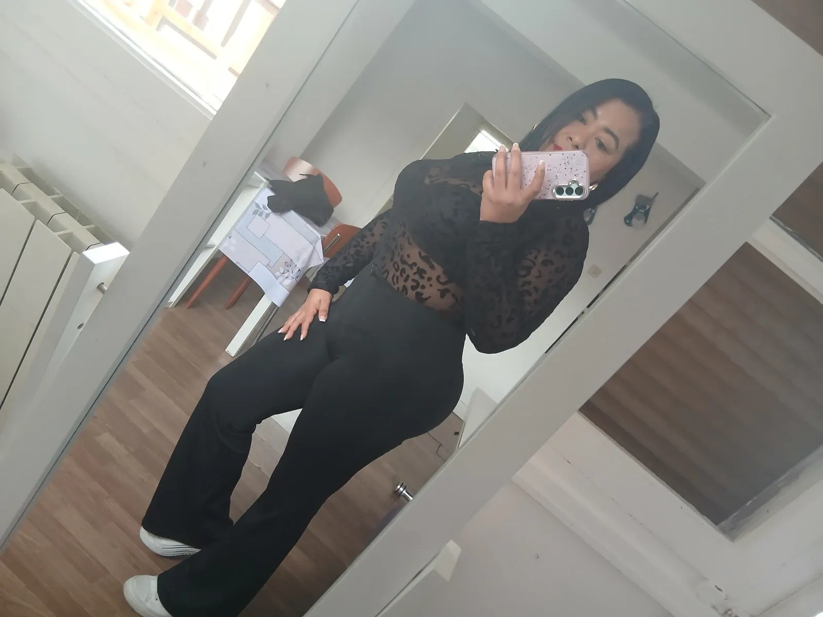 602429566 | ANYELA | Puta