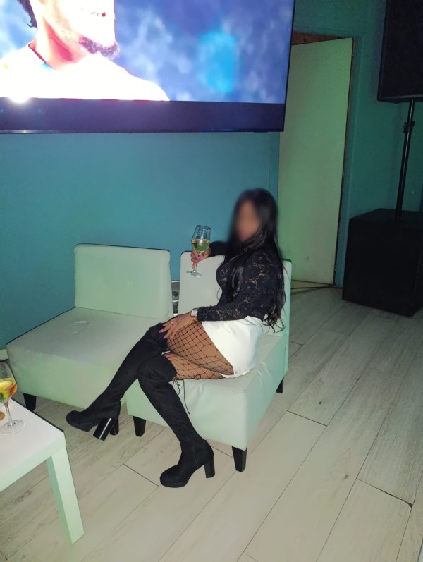 665426872 | JADE | Puta