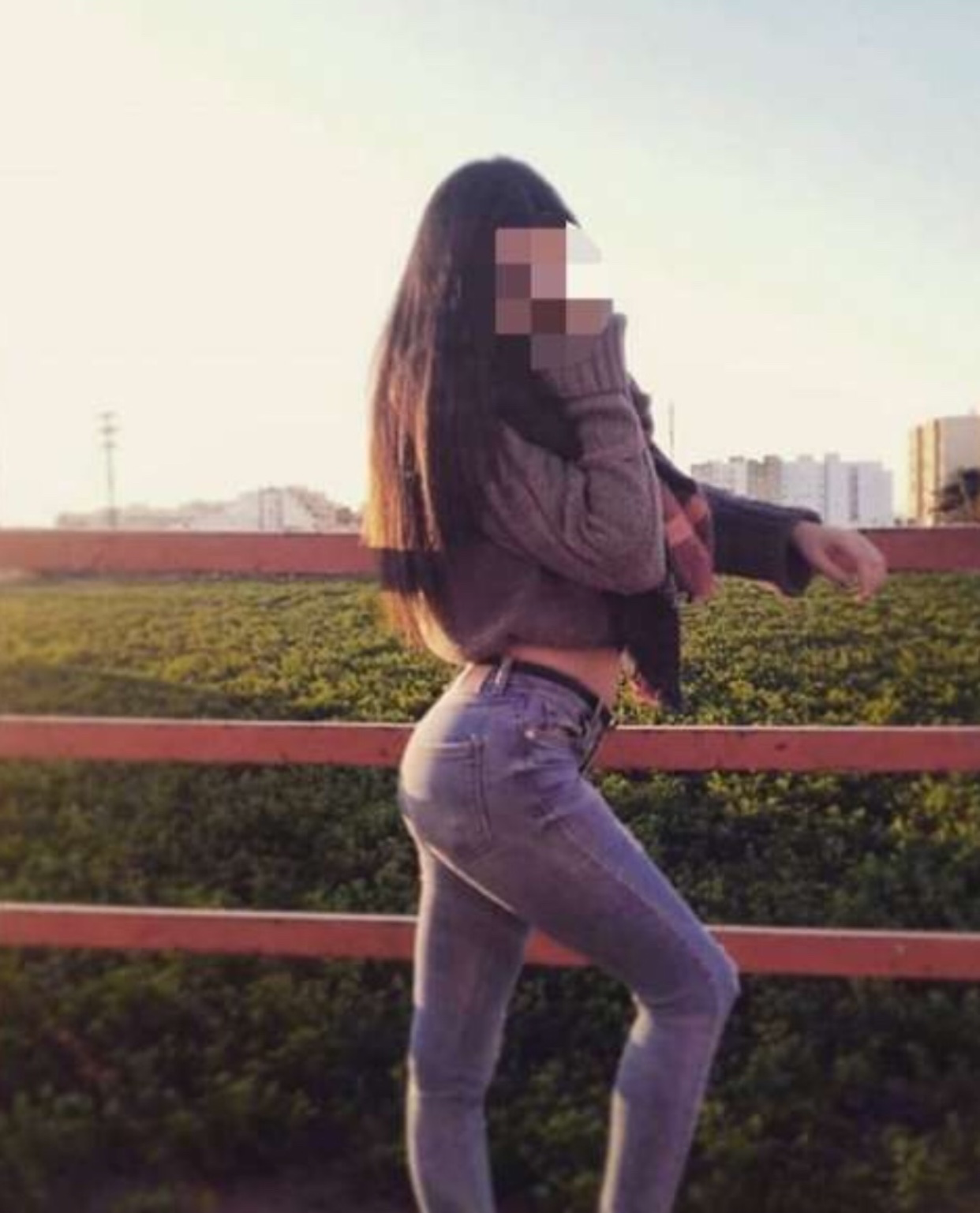 646508625 | CLARA | Puta