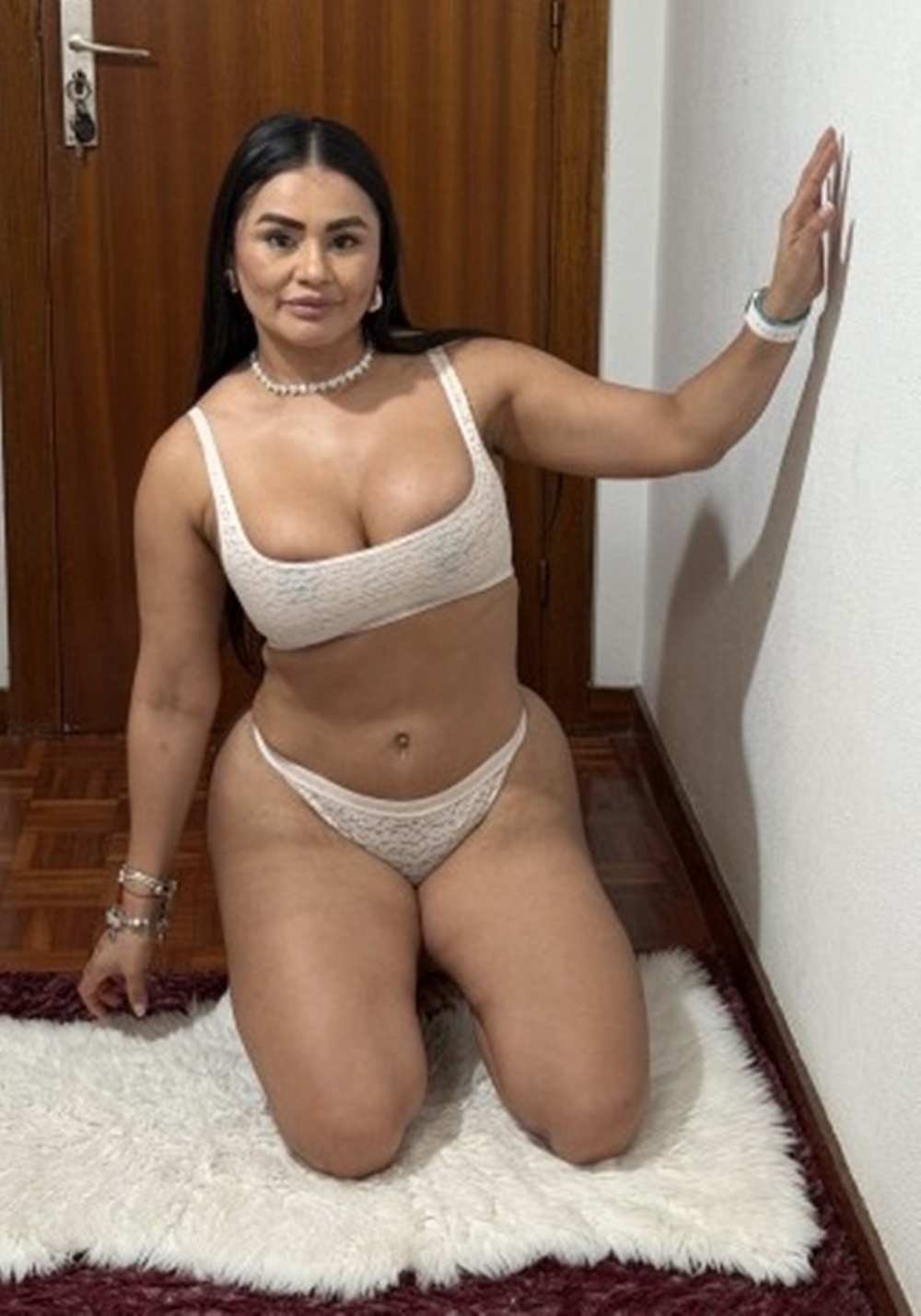 614787435 | CAMILA | Escort